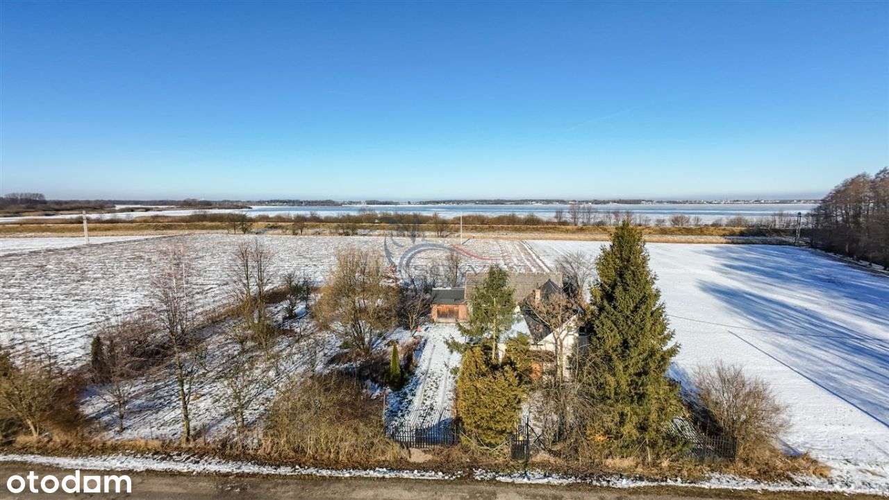 Dom z dużą działką w spokojnej okolicy-6