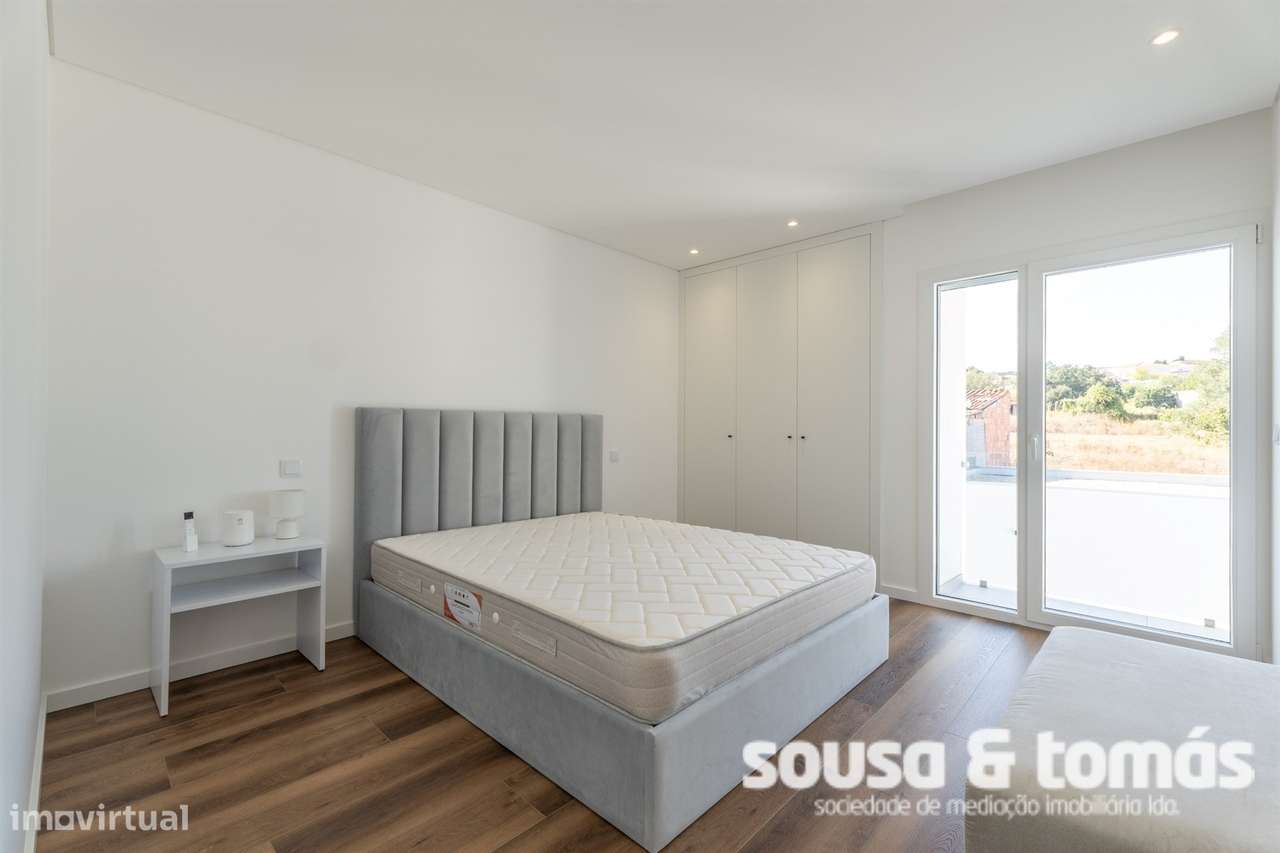 Moradia Geminada T3+1 Venda em Milagres,Leiria-18