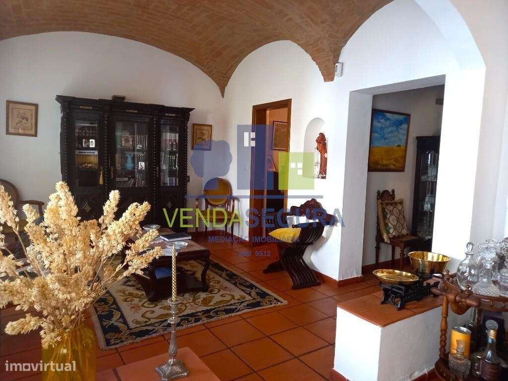 Fabulosa Moradia T4 com jardim | Santo Aleixo da Restauração - Grande imagem: 4/52