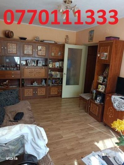 Apartament 2 camere Calarasilor etaj intermediar