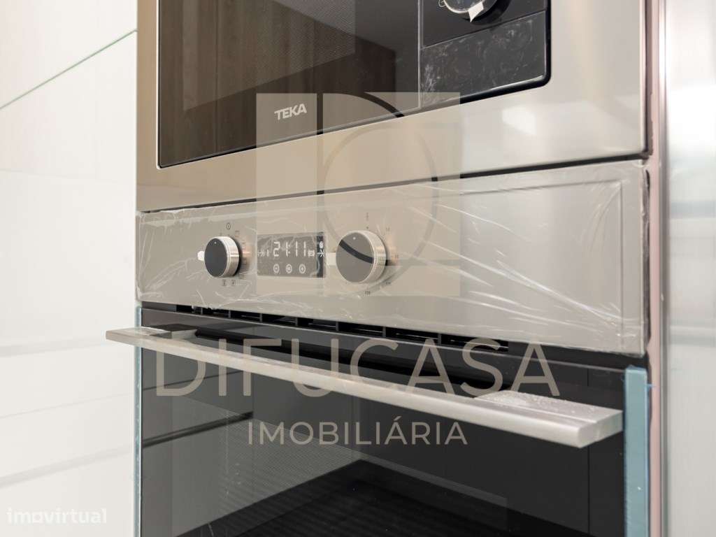 R268 Moradia Duplex - Localizada no centro de Fernão Ferro-6