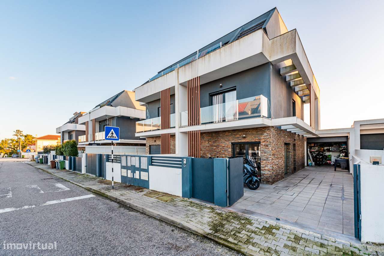 Moradia T3 com Garagem - Fernão Ferro-43