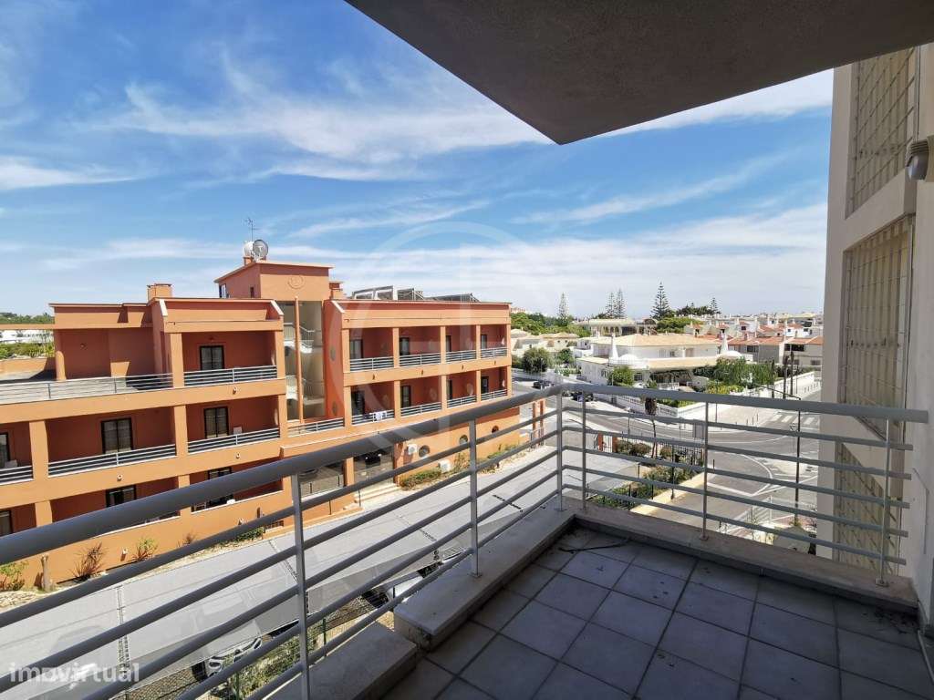 Apartamento T3 no centro de Vilamoura, em condomínio com piscina e ...-18