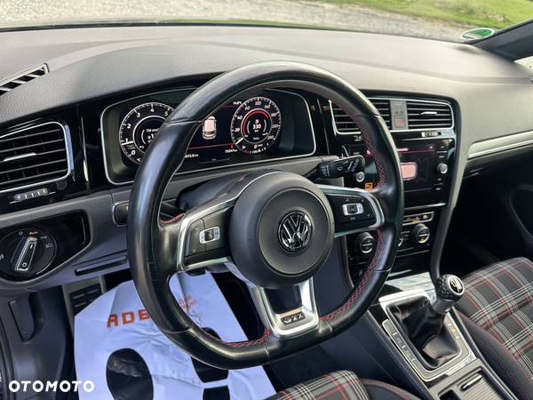 Volkswagen Golf GTI 2.0 TSI OPF Performance - 23