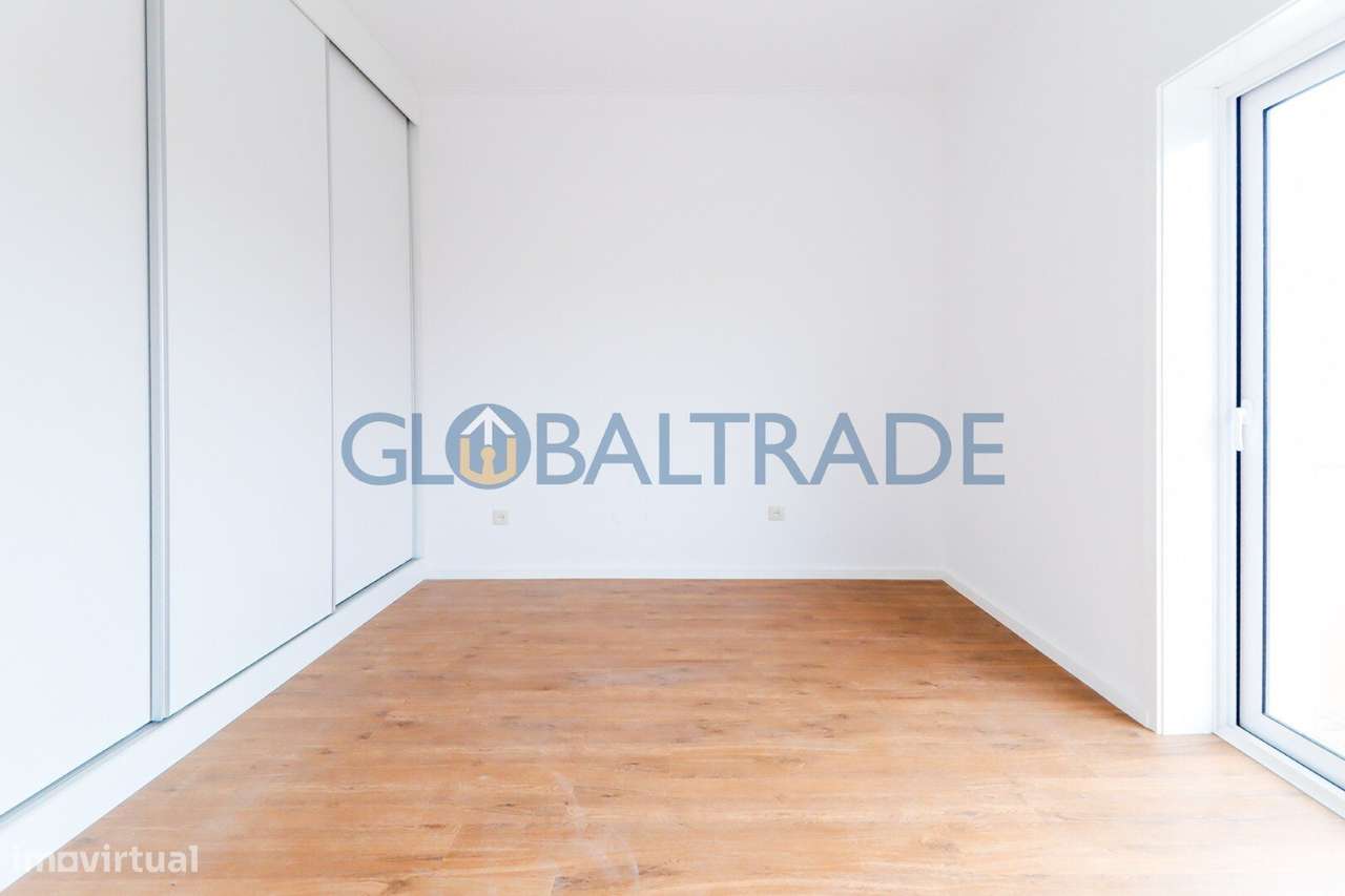 Apartamento T3 Renovado & Equipado em Águas Santas-26