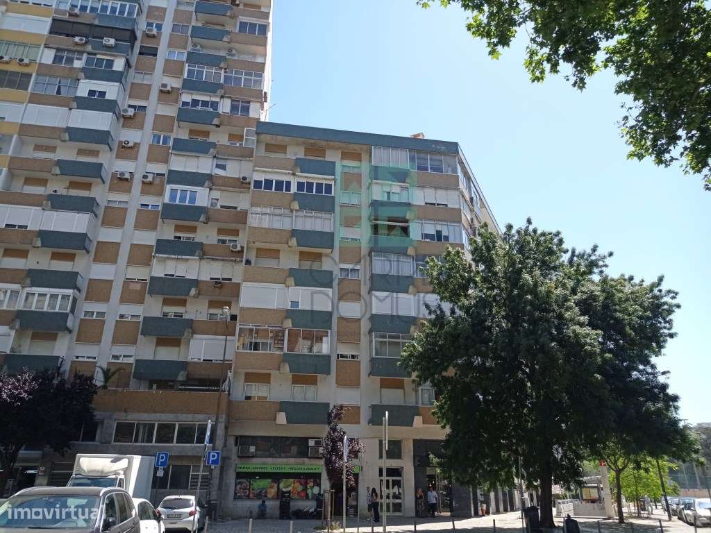 Apartamento T3 , remodelado, no Lumiar - Lisboa-40