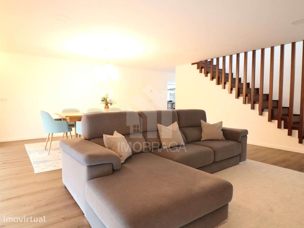 Venda Moradia Geminada T3, em Esporões, Braga-21