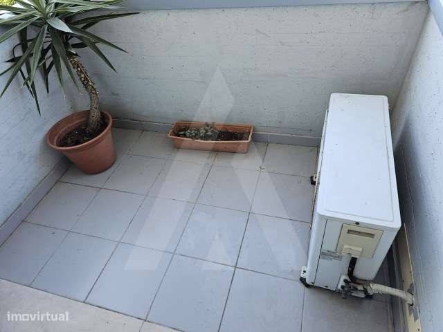 Apartamento T1 mobilado e equipado junto ao Glicínias - Grande imagem: 5/16