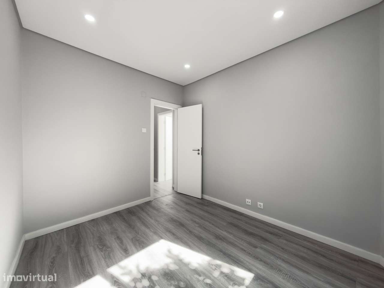 Apartamento T3 com logradouro, totalmente renovado-14