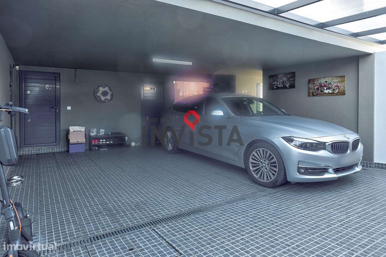 Moradia no Centro de Alverca com piscina-33