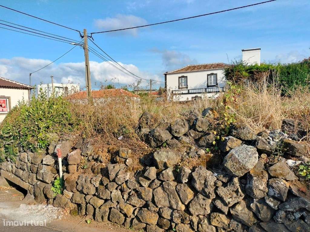 Terreno situado na Vila das Lajes - Ilha Terceira - Grande imagem: 5/15