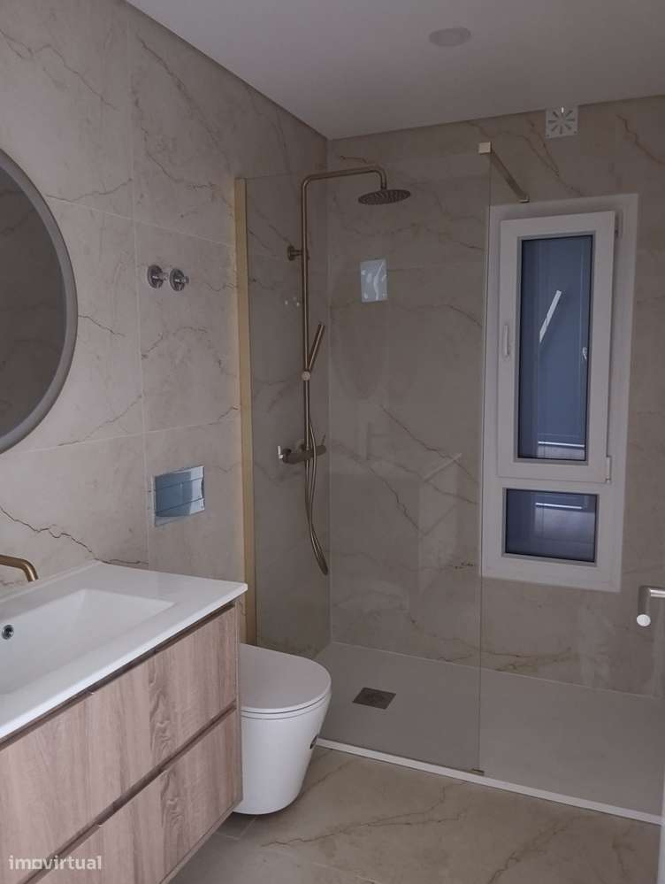 Moradia T4+garagem Piscina e Ginásio Quinta do Chiado-10