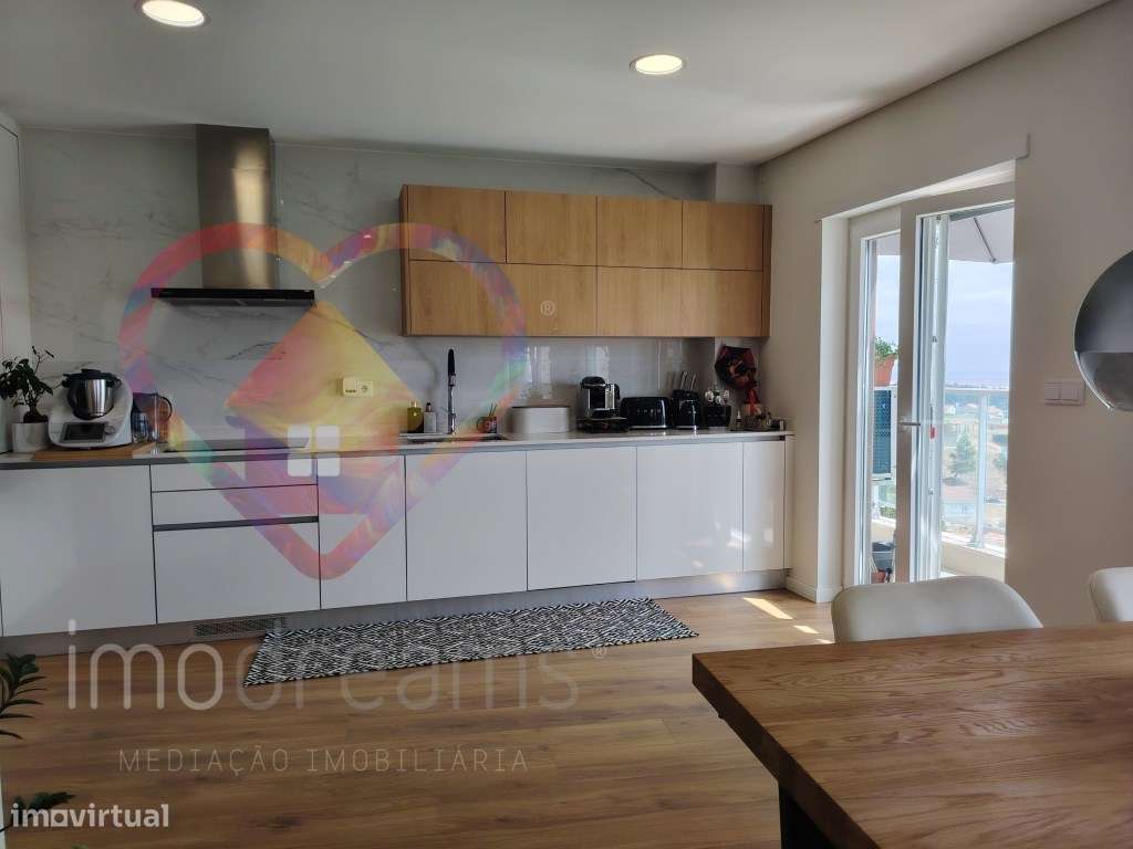 Apartamento T2 , Ultimo Piso, com vista Rio Tejo em Vialonga - Lisboa-0