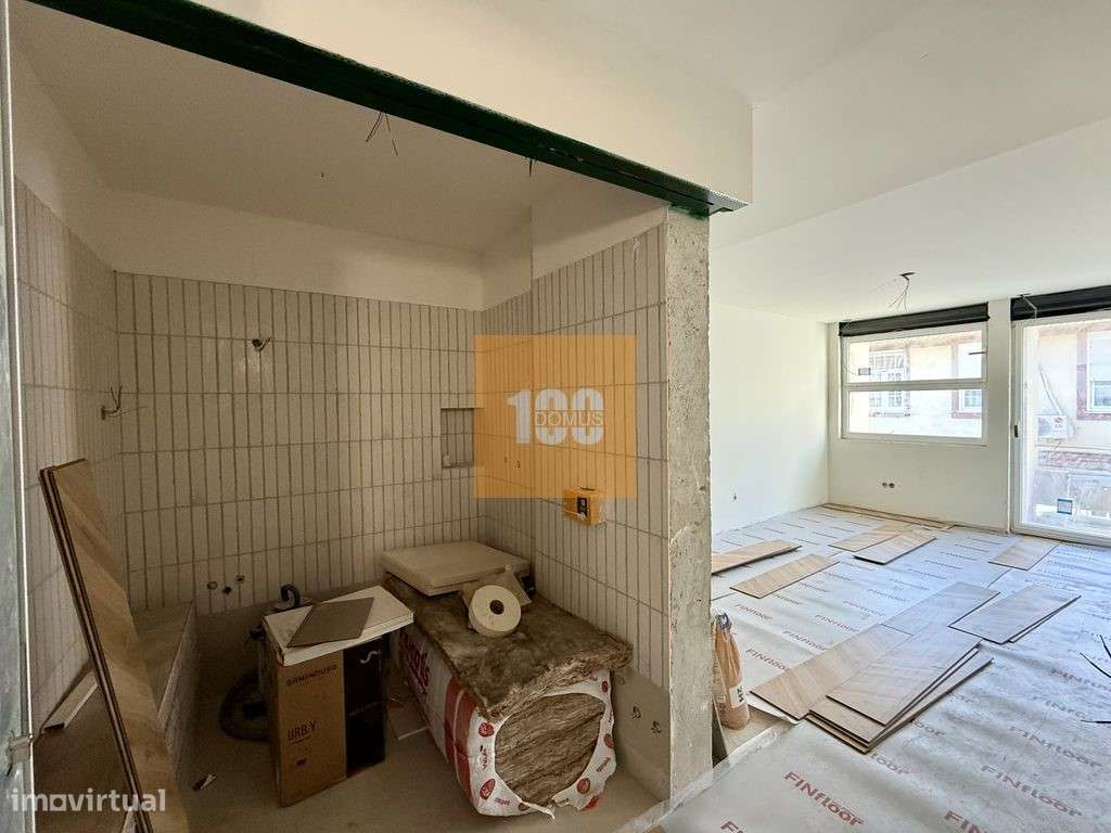 T1 novo com varanda aos Aliados - Grande imagem: 5/17