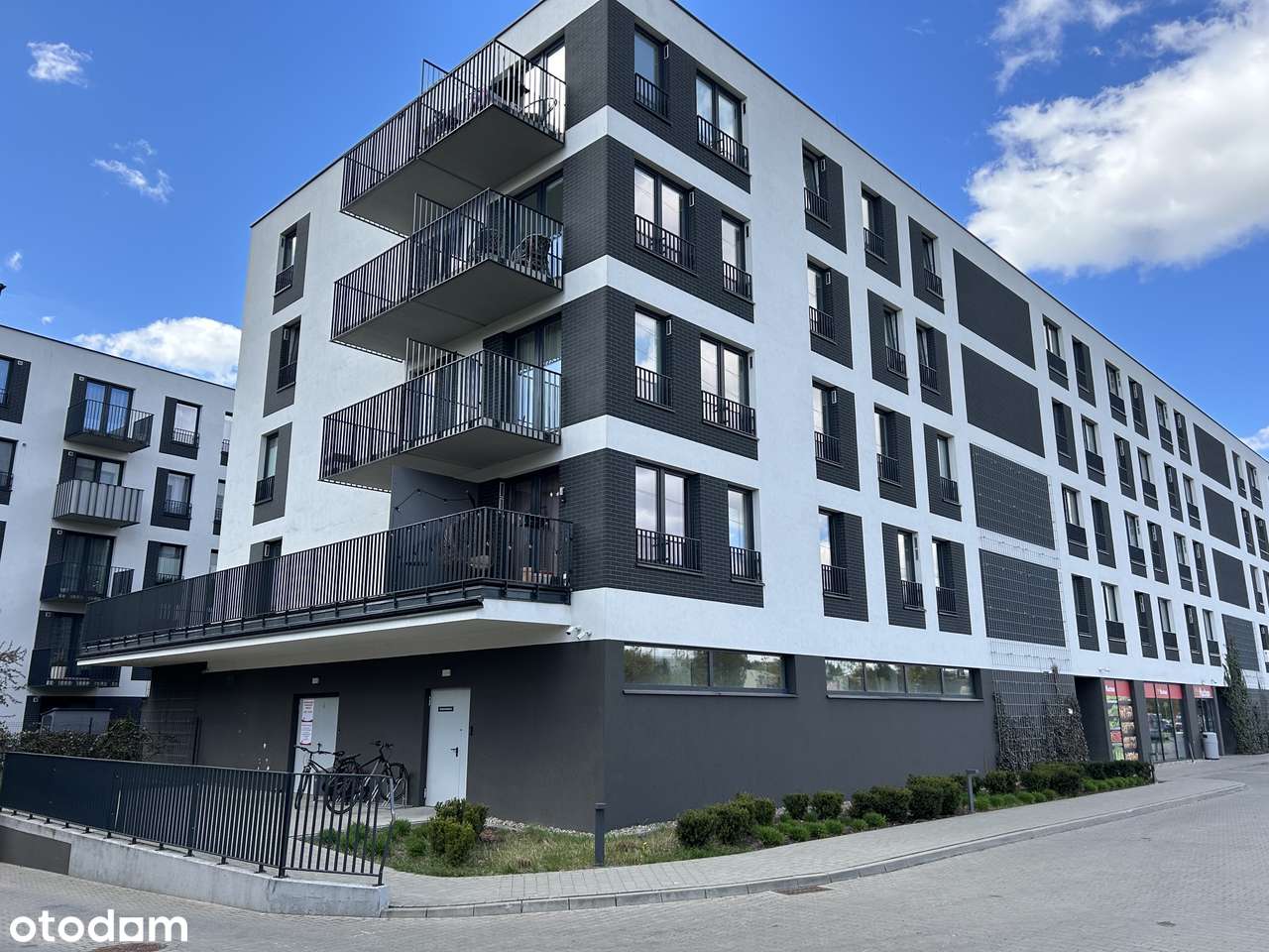 Nowe mieszkanie w nowym budynku z garażem