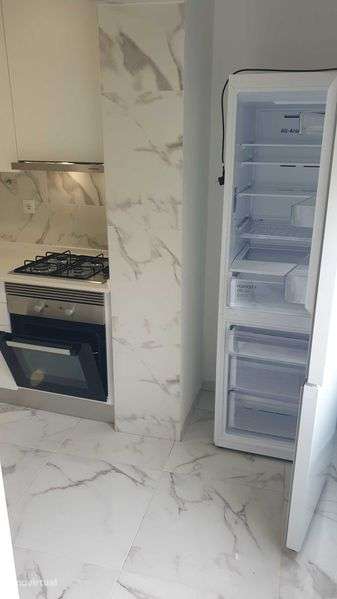 T1 Lindo e equipado em zona nobre de Benfica. A nao perder - Grande imagem: 2/12