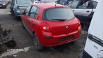 Dezmembram Renault Clio 3, an 2007, 1.5 DCI - 4