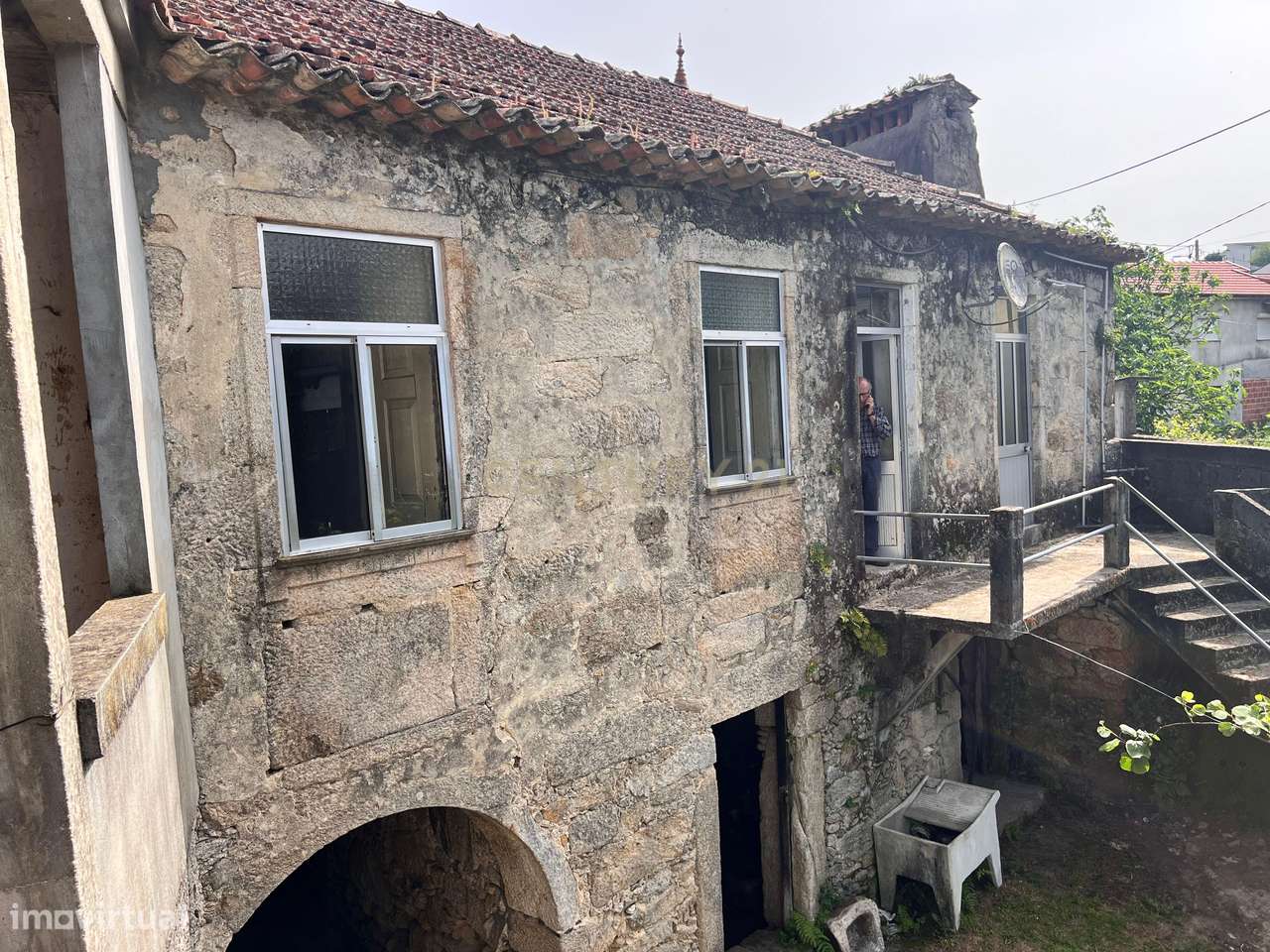 Casa para renovar em Arcozelo das Maias, com 400 m² de área construída - Grande imagem: 5/55