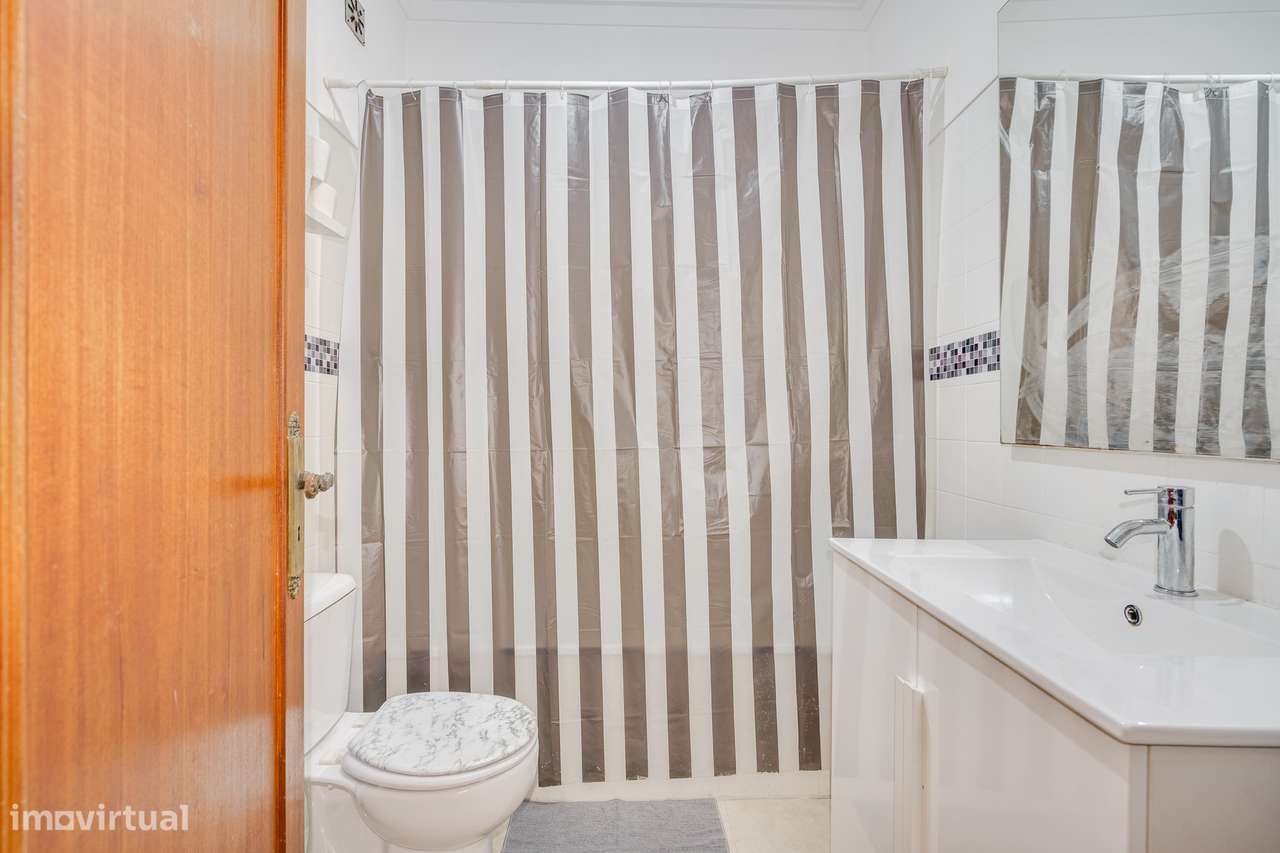 APARTAMENTO T3 | REMODELADO | TERRAÇO 100M2 | MEM MARTINS |  ELEVADOR-12
