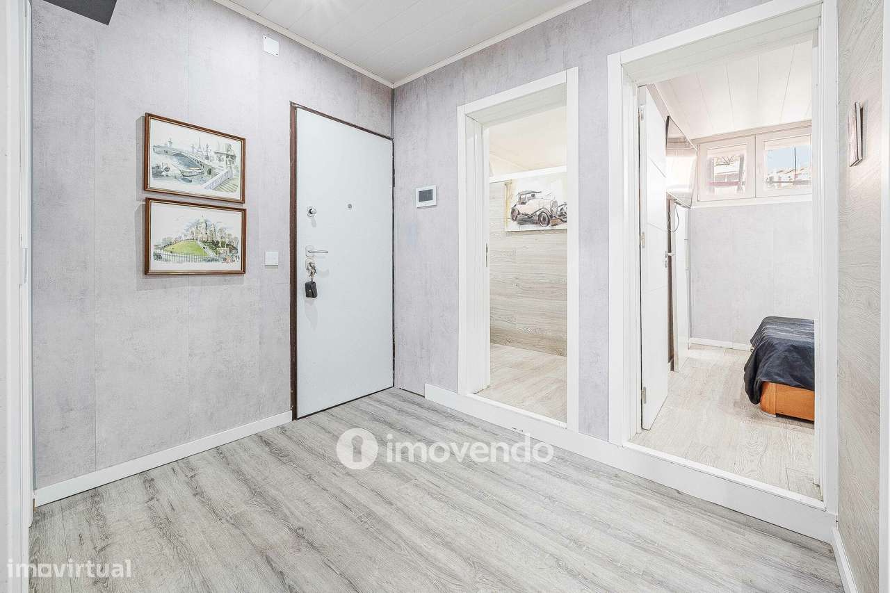 Apartamento T2, com logradouro grande, em Odivelas-29