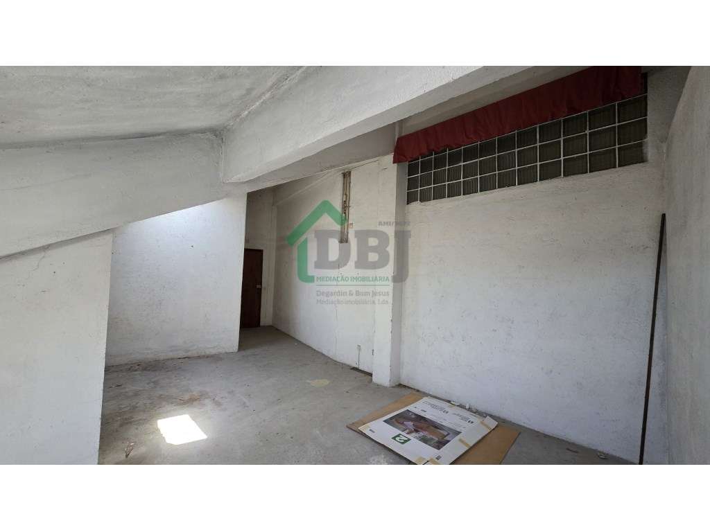 Nova Oportunidade! T5 Renovado no Centro da Covilhã-25