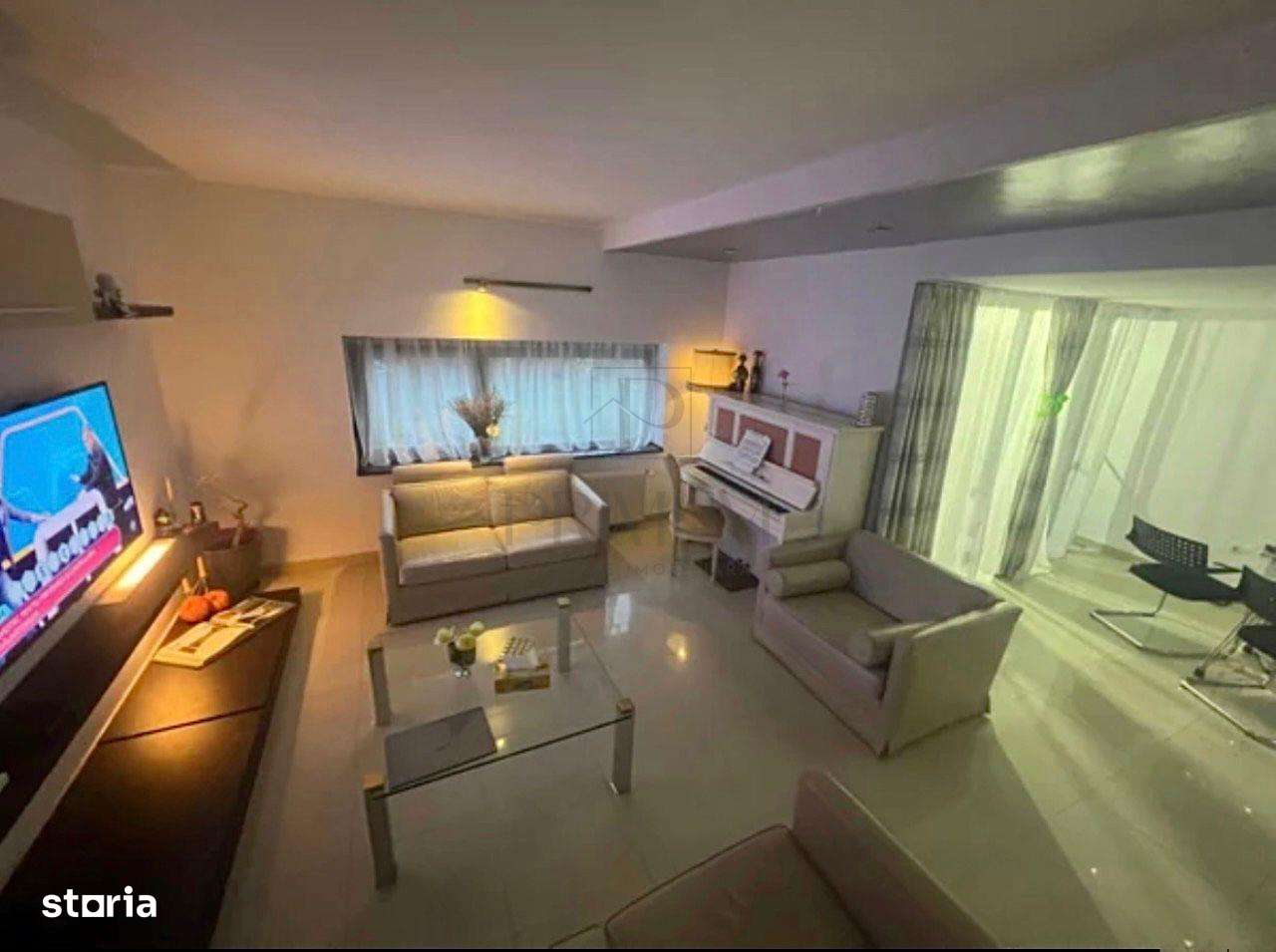 Triplex - Zona Torontalului - 3 Dormitoare - 2 Dressing-uri - Garaj - - Imagine principală: 2/7