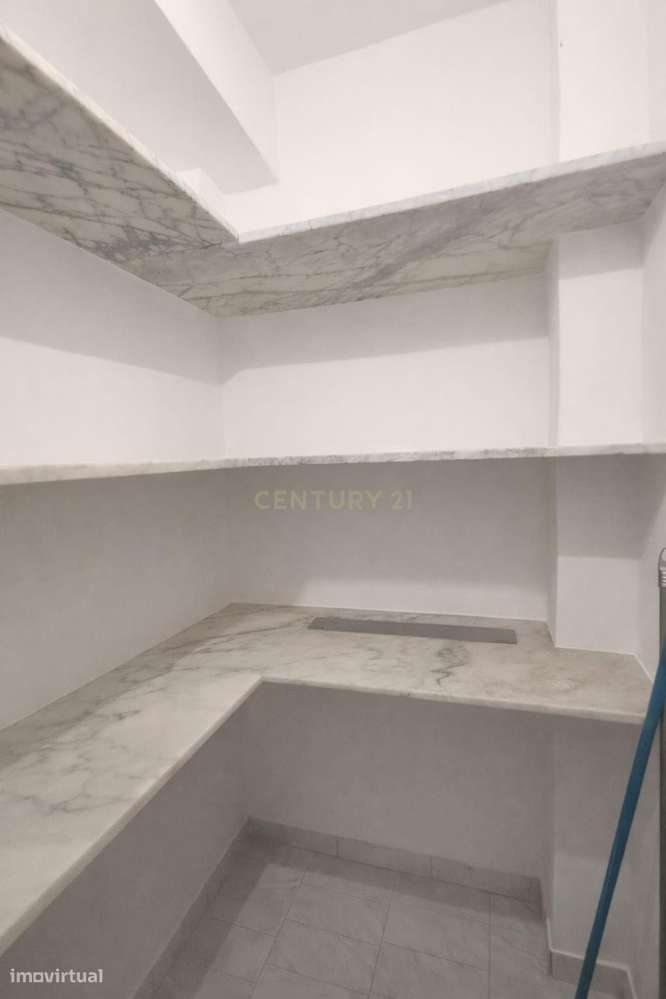 Apartamento T1 Transformado em T2 - Grande imagem: 5/17