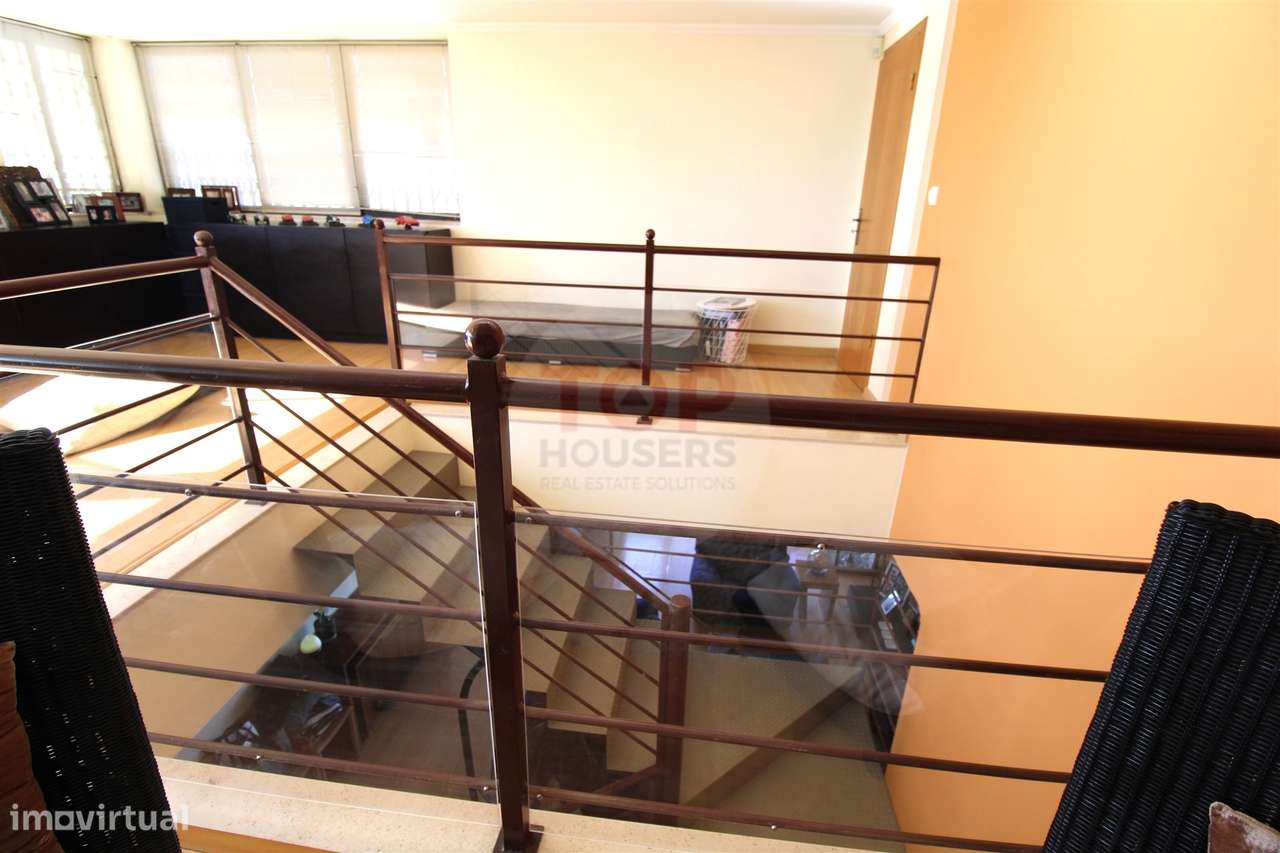 Penthouse T4+1 com Terraço Panorâmico e dois estacionamentos-31