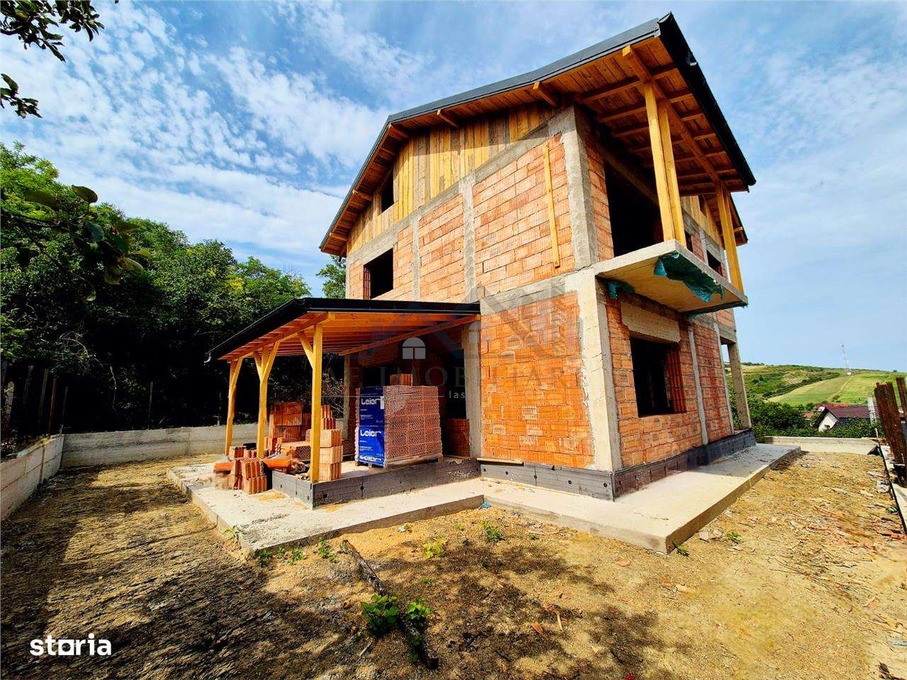 Casa de vanzare cu priveliste frumoasa - Imagine principală: 4/20