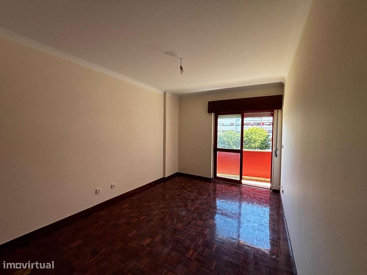 Apartamento T2 com garagem na Urbanização Moinho da Cavaleira-17