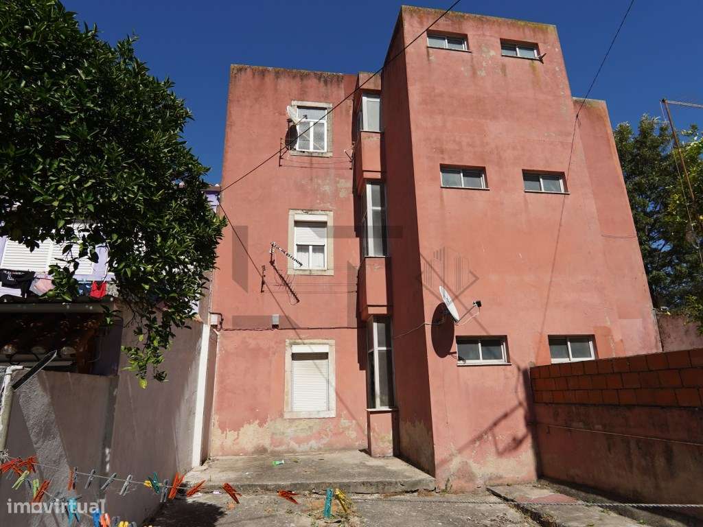 Prédio com 6 Apartamentos para Reabilitação em Marvila, Lisboa-21