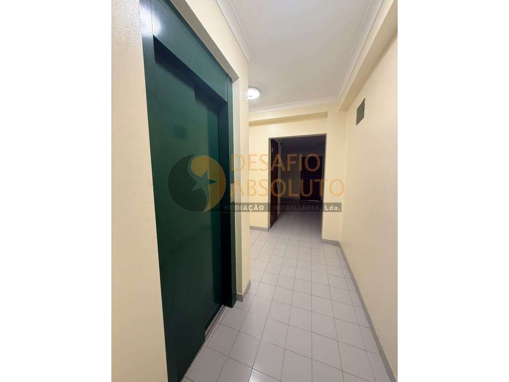 Apartamento T3 c/ Arrecadação. Feijó | Almada-23