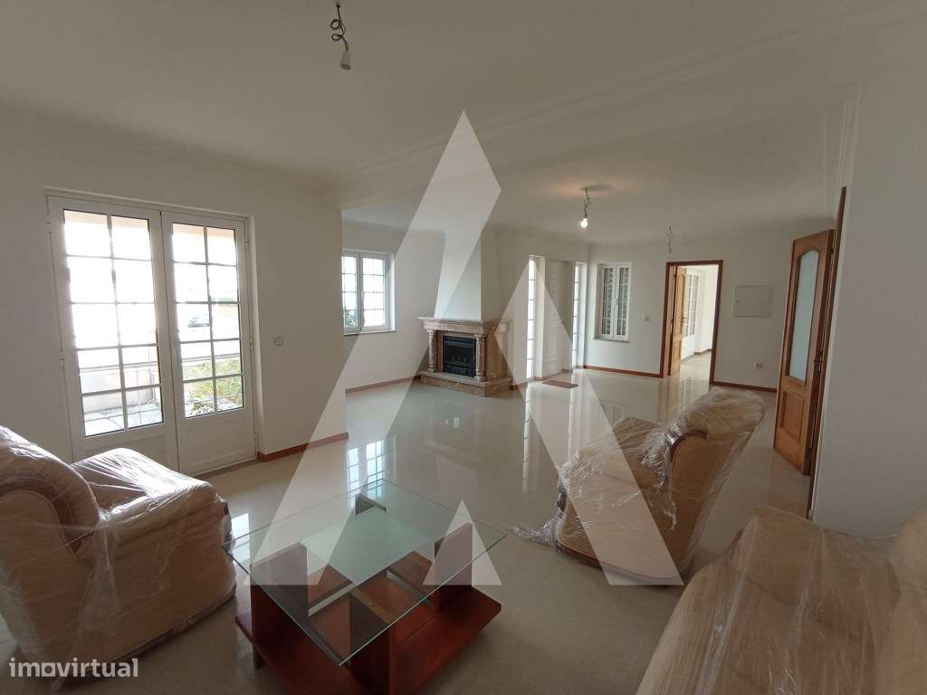 Moradia T4+1 em pleno centro da cidade de Aveiro! - Grande imagem: 4/43