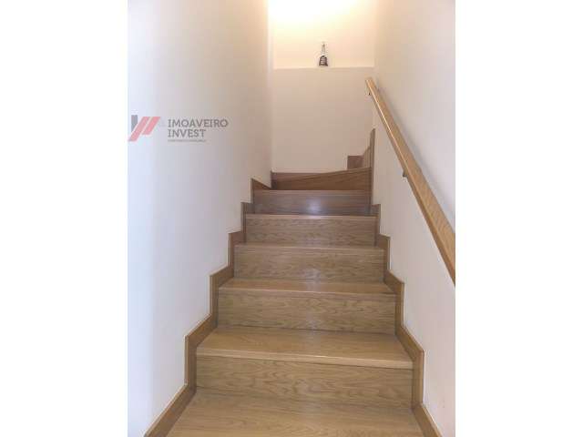 Apartamento T2 Duplex com Garagem Fechada | 269.000€-12