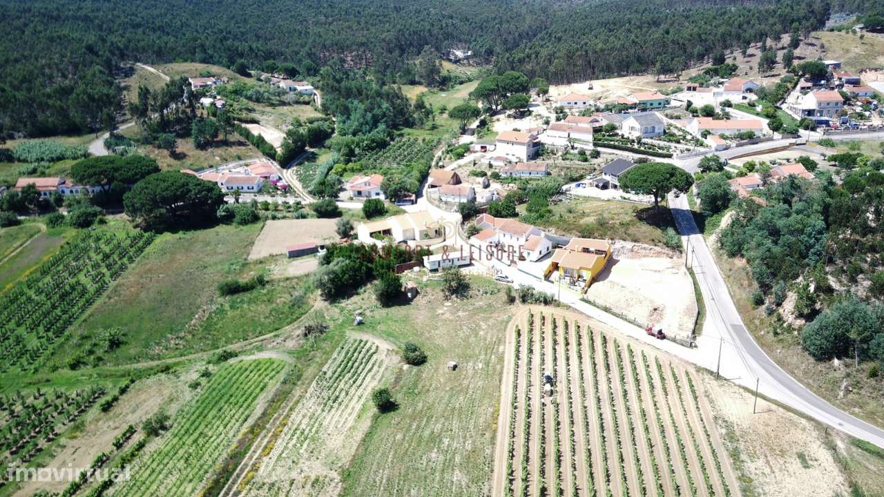 Terreno para construção localizado na Aldeia Grande, Maxial-9