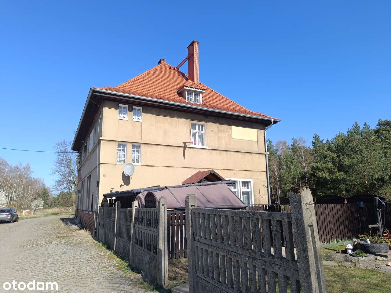 2 lokale mieszkalne i 2 lokale użytkowe-0