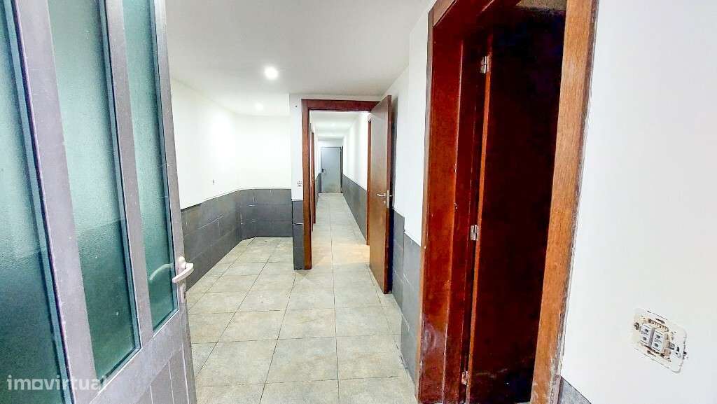 Moradia V4+1 em Banda com Piscina - Dume, Braga-36