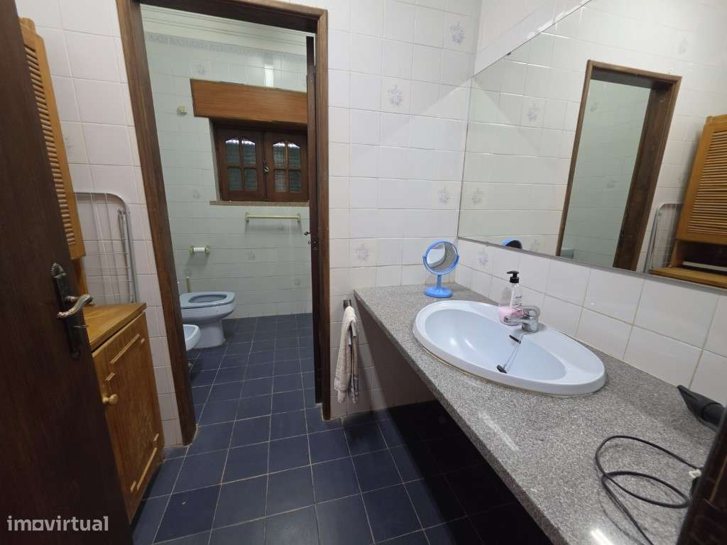 Moradia T5 com Garagem e Jardim | Centro de Elvas-12