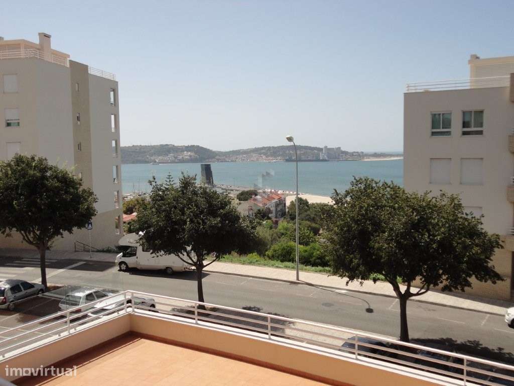 Excepcional T3 Duplex com vista para o rio Tejo - Grande imagem: 4/23