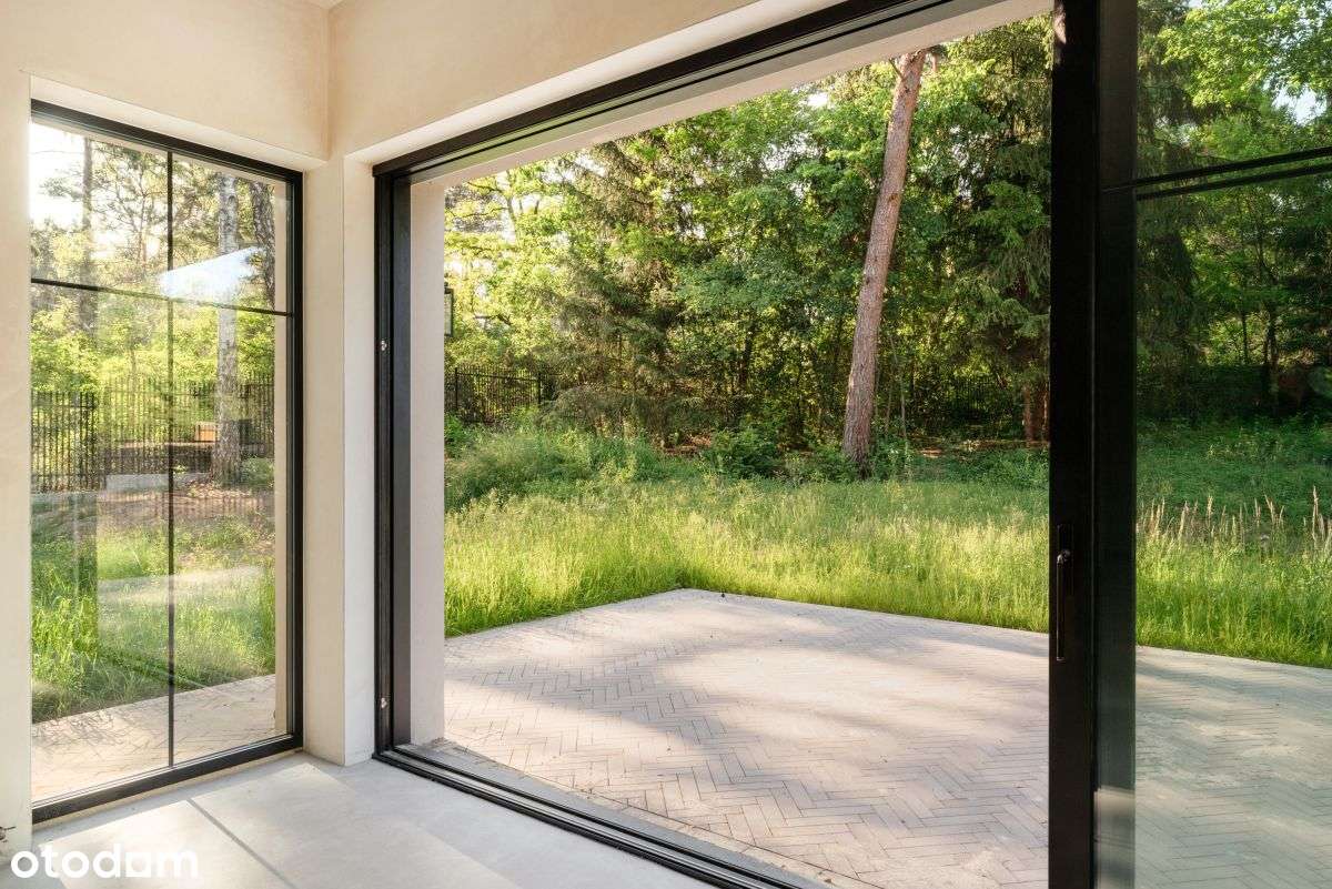 Elegancka willa w sercu sosnowego lasu-10