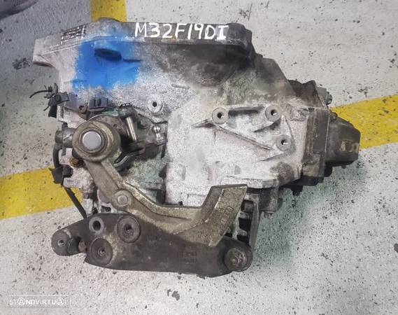 Caixa de Velocidades Opel Zafira B/Fiat Grande Punto/Croma/Alfa Romeo 159 1.9 Jtd Ref: M32F19DI - 1