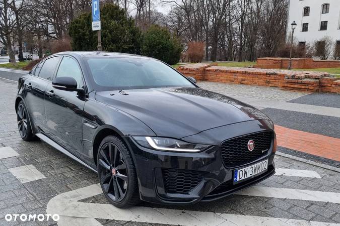 Jaguar XE 2.0 P300 AWD R-Dynamic SE - 1