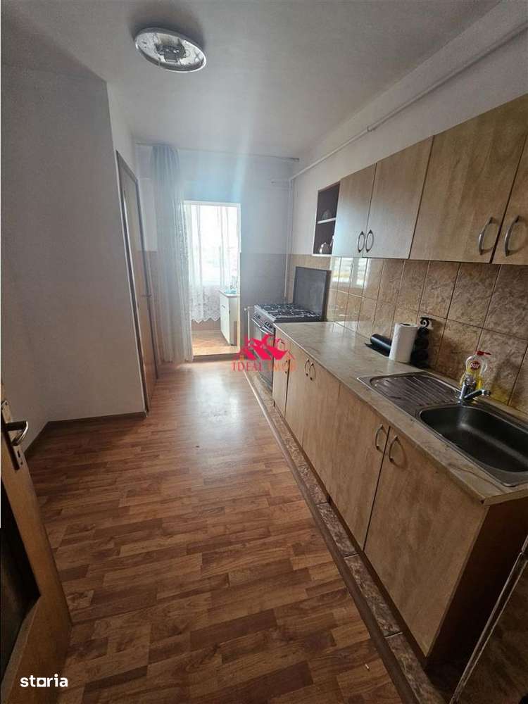 Apartament 3 Camere Decomandate Zona Mioritei-1