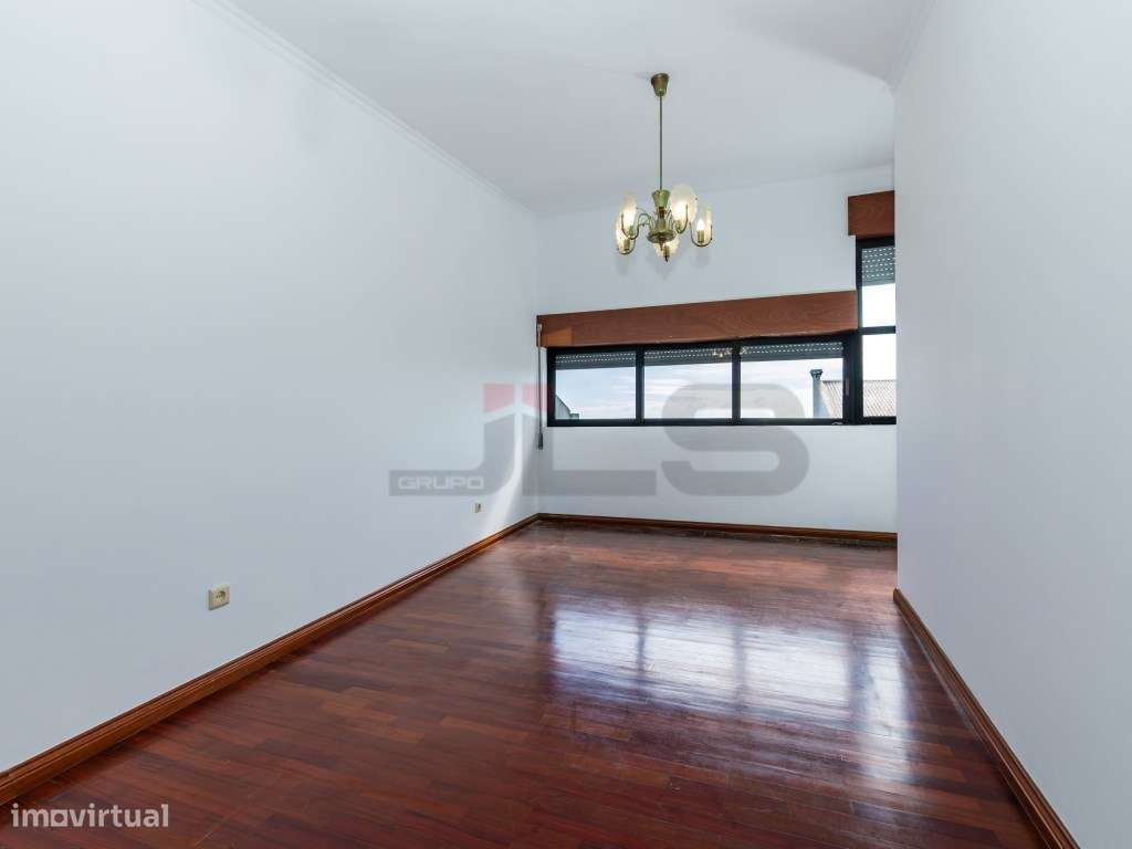 Moradia T4+1 com Dupla Cozinha e Vista Mar - Potencial de Investime...-24