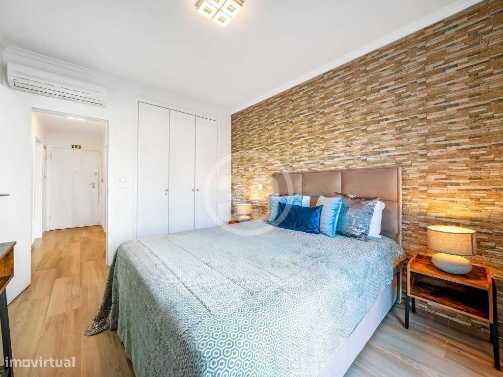 Apartamento T0+1 com Terraço Privativo e Licença AL | Torre da Medr...-13