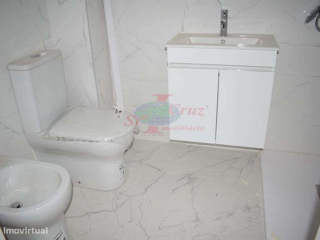 Apartamento T2 - Novo - Bairro de S. Miguel-10