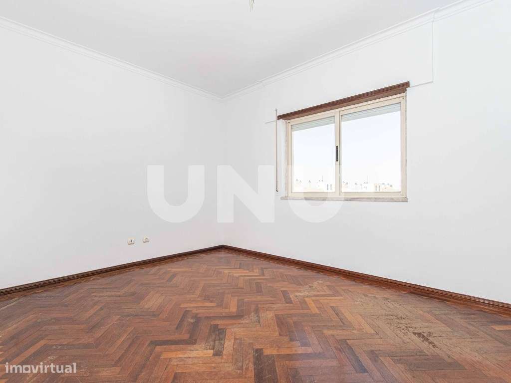 Apartamento T3, com lugar de estacionamento, no Carregado!-13