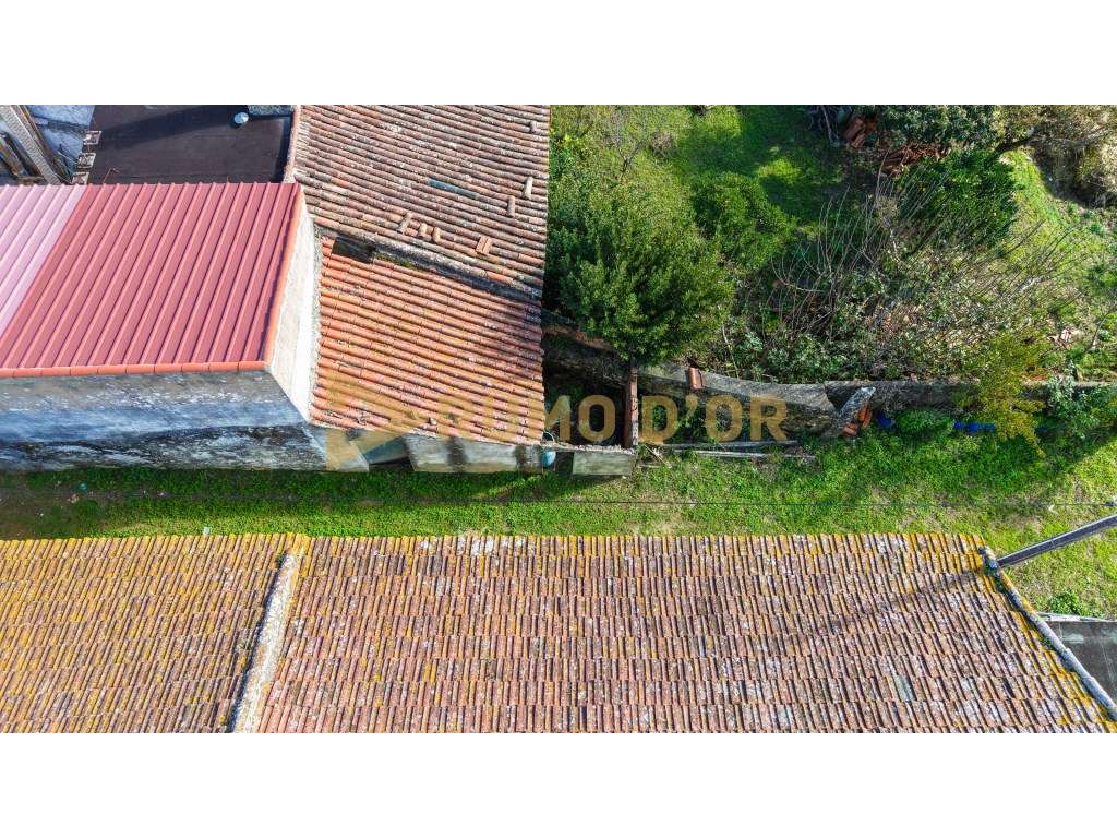 Moradia + Arrecadaçãoes e Logradouro em Vila Chã-6