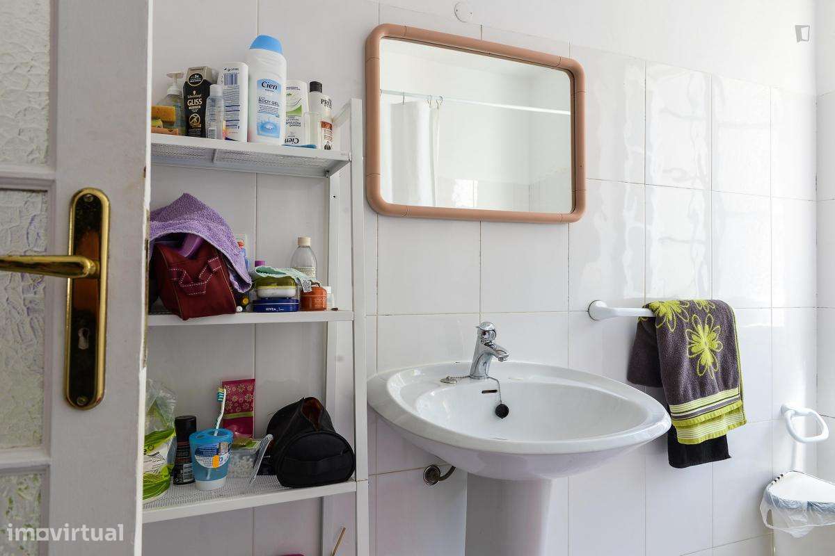 Quarto - localizado em Alameda Lisbon - Grande imagem: 3/14