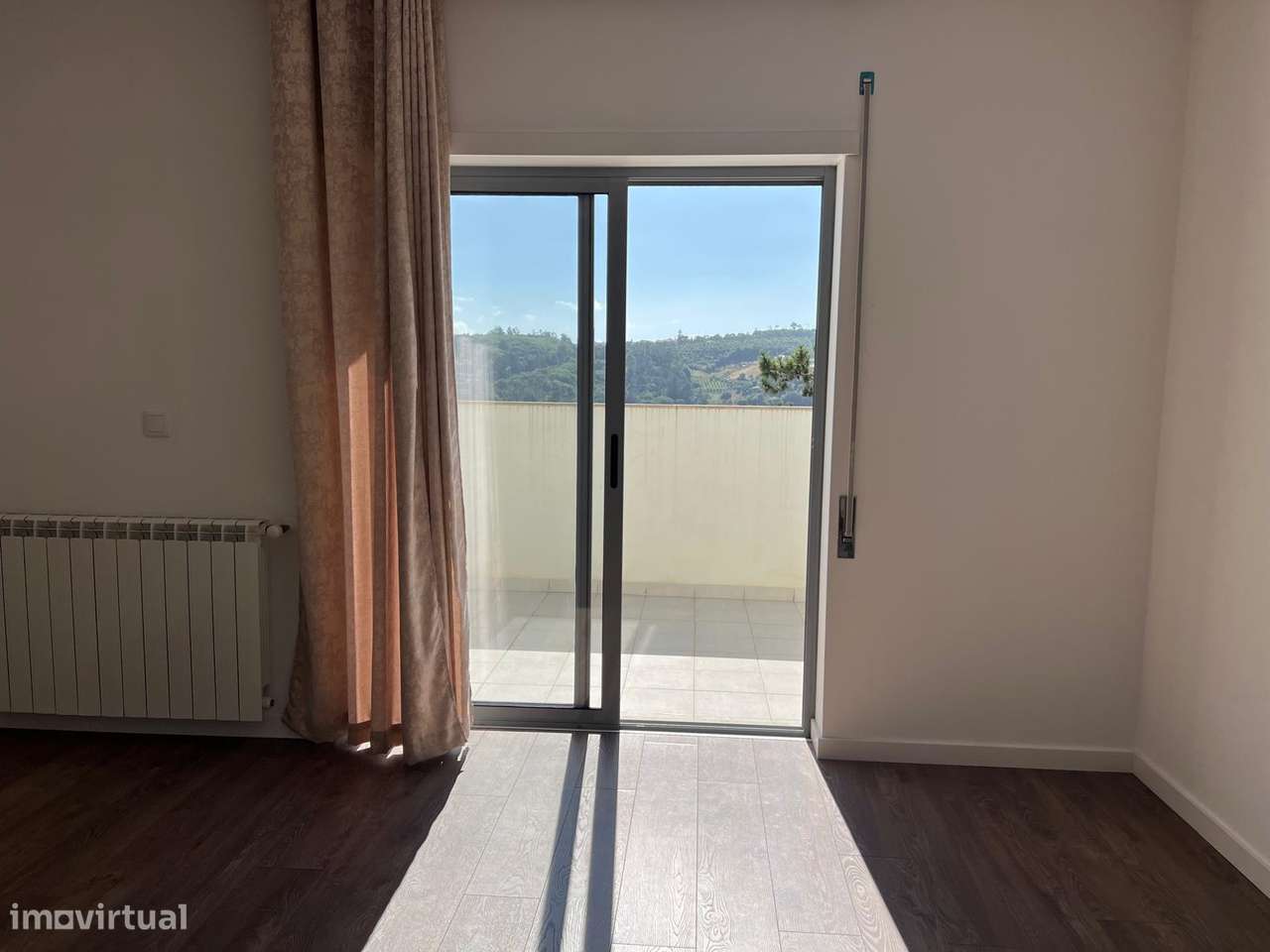 Duplex com Terraço, Garagem e Vistas Desafogadas | Alcobaça-24
